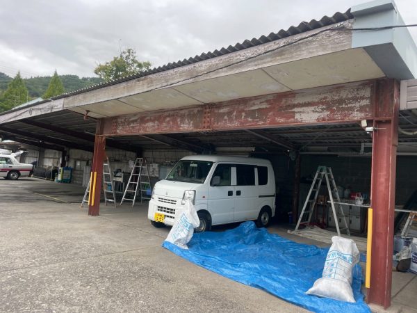 福島市にて車庫の鉄骨塗装